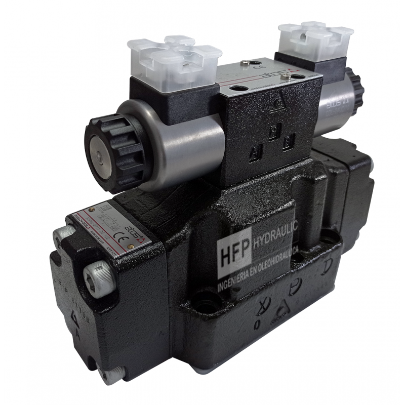 Válvula direccional NG16 con alimentación de 24VDC y configuración de centro cerrado, vista frontal que muestra su diseño compacto y robusto, ideal para el control preciso del flujo en sistemas hidráulicos industriales.