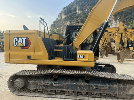 CAT330